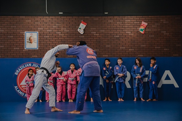 Gracie Barra Albuquerque: What Makes Brazilian Jiu Jitsu Effective for Kids | Phone: +1 (505) 504-2100